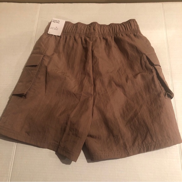 Nike Womens Size XS Woven High Rise Cargo Shorts Platinum Loose Fit Smokey Mauve - Picture 11 of 12